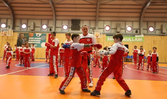 108 sporcu, bir üst kuşağa terfi etmenin mutluluğunu yaşadı