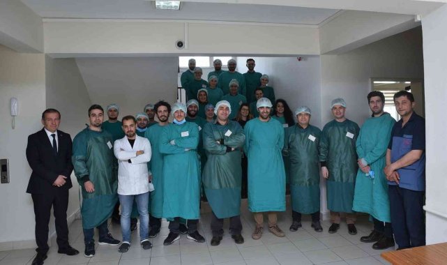 12 farklı şehirden ve 13 üniversiteden 130 katılımcıya deney hayvanı eğitimi