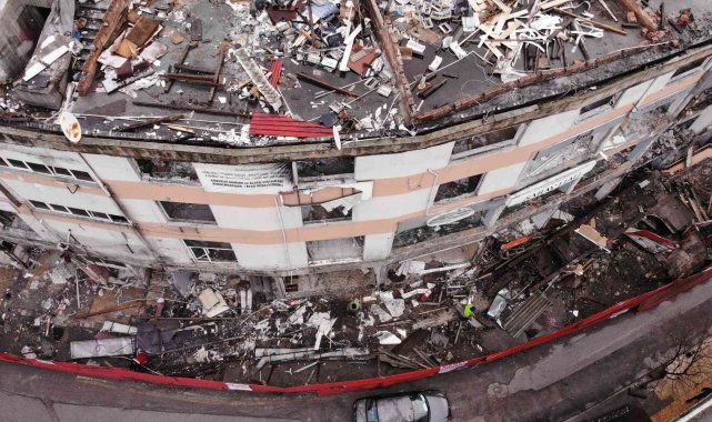 130 esnafın tahliye edildiği işhanının yıkımına başlandı