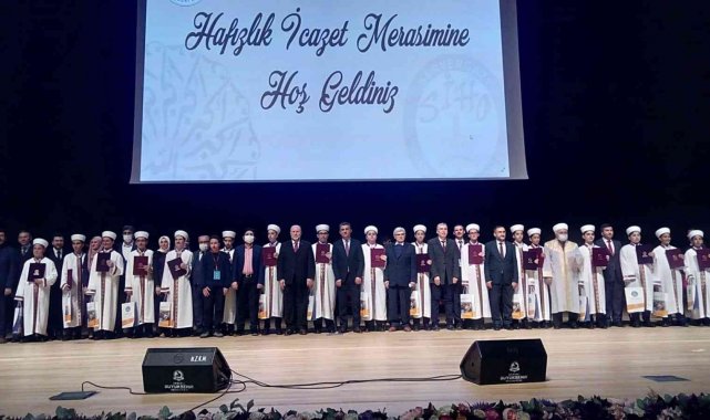 19 hafız törenle belgelerini aldı