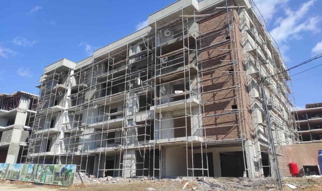 3. Kattan düşen işçi ağır yaralandı