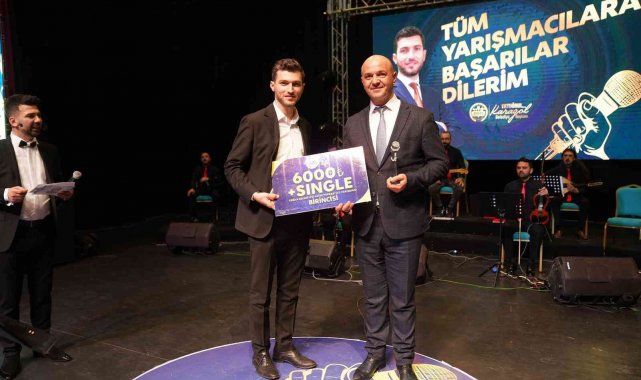 'Altın Yaprak Ses' yarışmasında usta sanatçılara taş çıkardılar