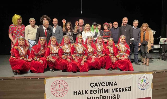 'Çaycuma Gecesi' tiyatro oyunu, izleyenlerden büyük beğeni aldı