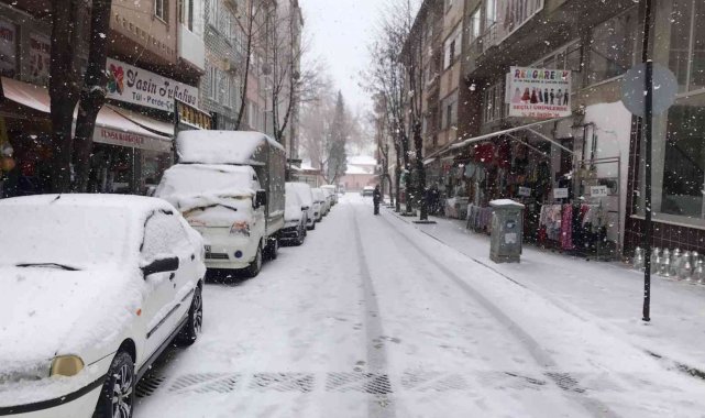 &#039;Mart kapıdan baktırır kazma kürek yaktırır&#039; atasözü tam bugün için söylenmiş