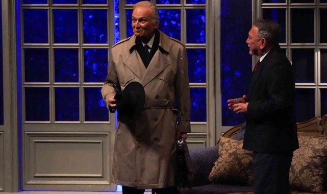 'On Kişiydiler' tiyatro oyunu ayakta alkışlandı