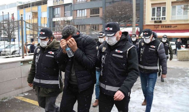 'Tefecilik' operasyonunda yakalanan 3 şüpheliden 2'si tutuklandı