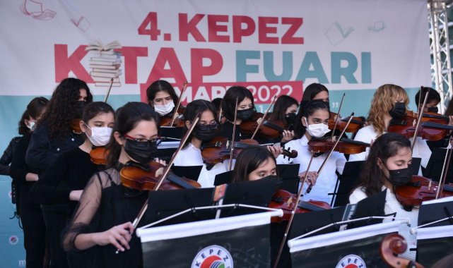 4. Kepez Kitap Fuarı kapılarını açtı