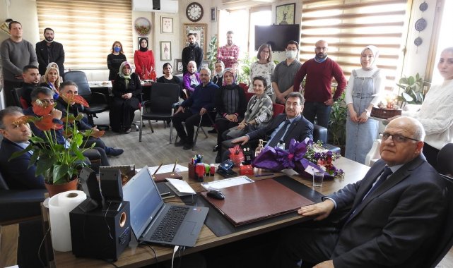 45 yıllık öğretmene hüzünlü veda töreni