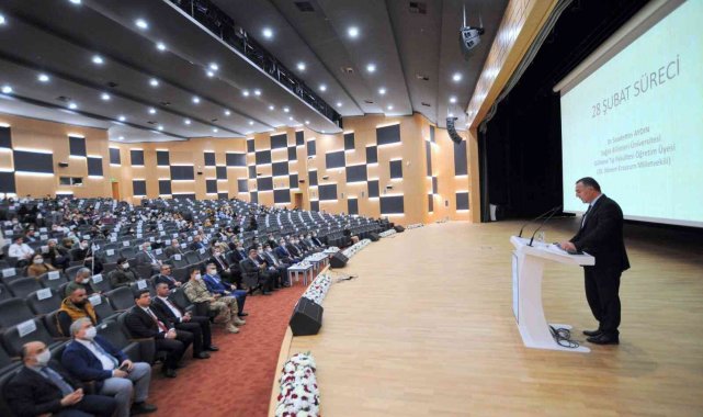 7 Aralık Üniversitesi'nde 28 Şubat konferansı