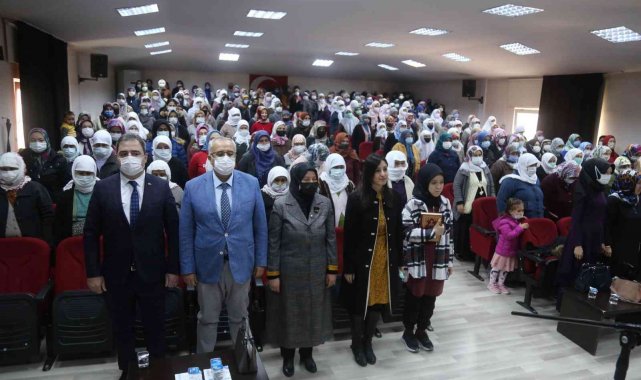 8 Mart'ta İslam'da kadının yeri ve önemi vurgulandı