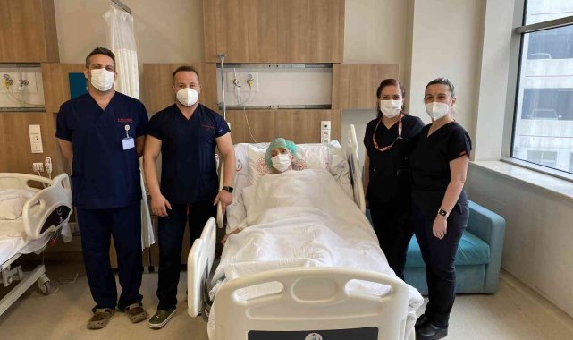 82 yaşındaki Covid-19 geçirmiş hasta böbreğini kaybetmekten kurtuldu