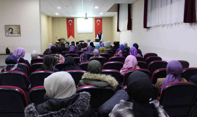 Abdülhamid Han konferansı ilgi topladı