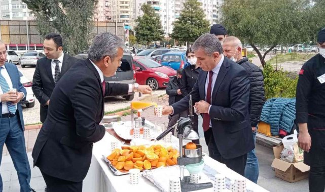Adana&#039;da &#039;Sigara içme, portakal suyu iç&#039; etkinliği