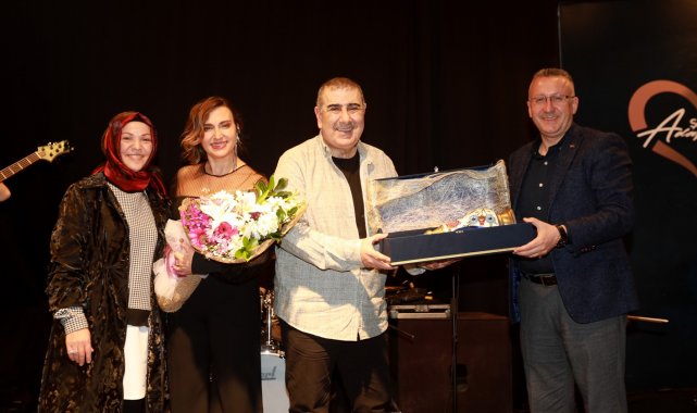 Adapazarı'nda Eda ve Metin Özülkü rüzgarı