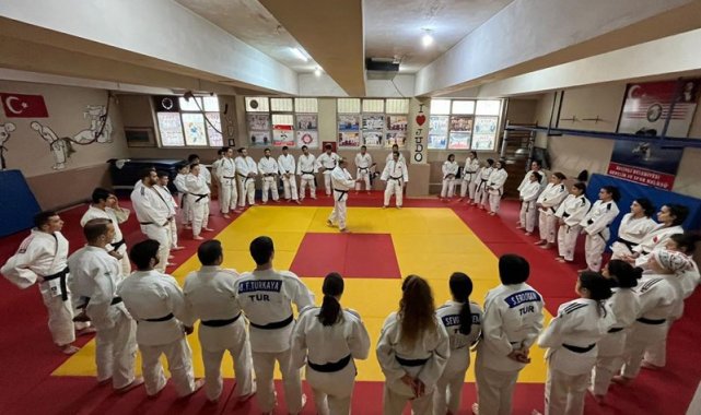 Aday hakemler Salihli'de buluştu