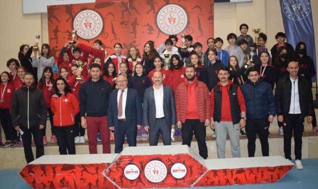 Afyonkarahisar&#039;da tenis müsabakaları sona erdi