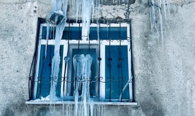 Ağrı'da soğuk hava etkisini sürdürüyor