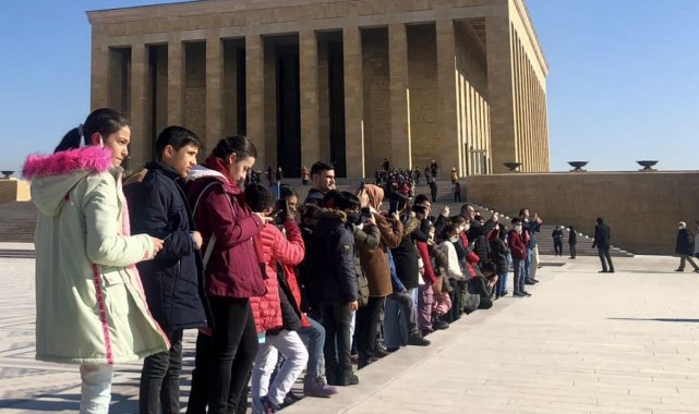 Ağrılı çocuklar Anıtkabir&#039;de