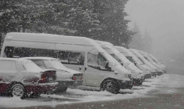 Ahlat'ta kar yağışı