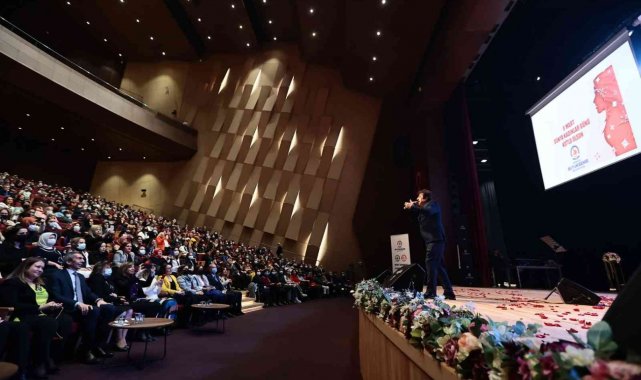 Ahmet Selçuk İlkan ile kadınlar unutulmaz bir gün yaşadı