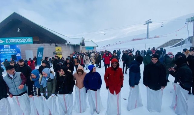 AK Gençlik&#039;ten Palandöken&#039;de kar festivali