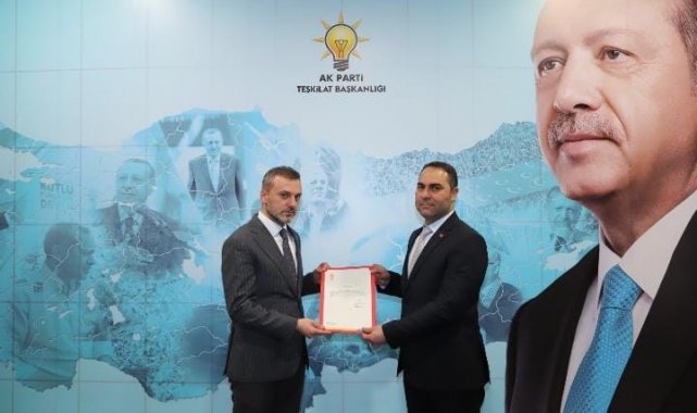 AK Parti İlçe Başkanı Taner Kazak oldu
