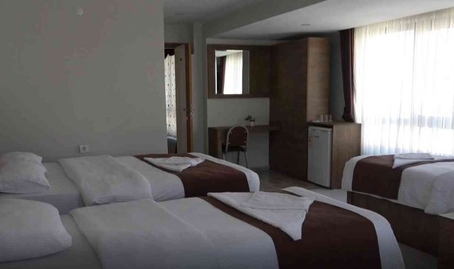 AK Partili Başkan şehir dışına sevk edilen hastalara konaklanmaları için otel ile anlaştı