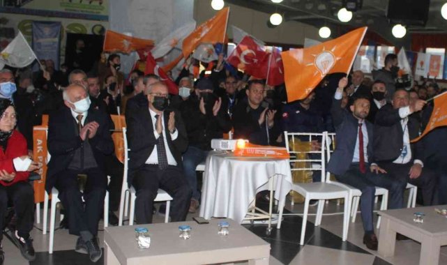 AK Partili mahalle başkanları Salihli&#039;de eğitimden geçti