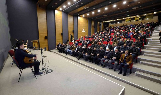 Akdağmadeni'nde şiir ve müzik dinletisi beğeni topladı