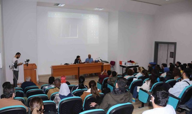 Akdeniz Üniversitesi&#039;nde fotoğraf buluşması