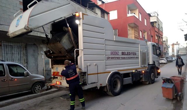 Akdeniz&#039;de ekipler 724 temizlik hizmeti veriyor