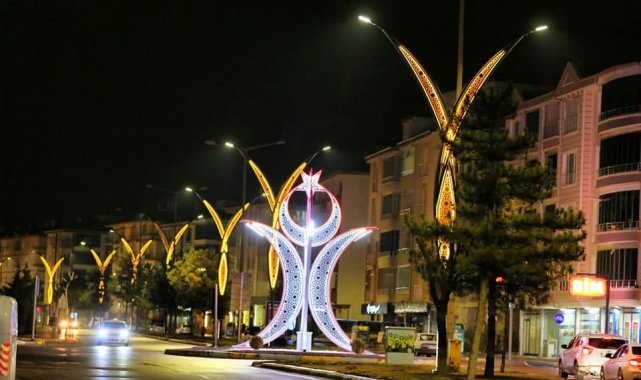 Aksaray'da enerji tasarruflu dekoratif aydınlatmalar faaliyete girdi