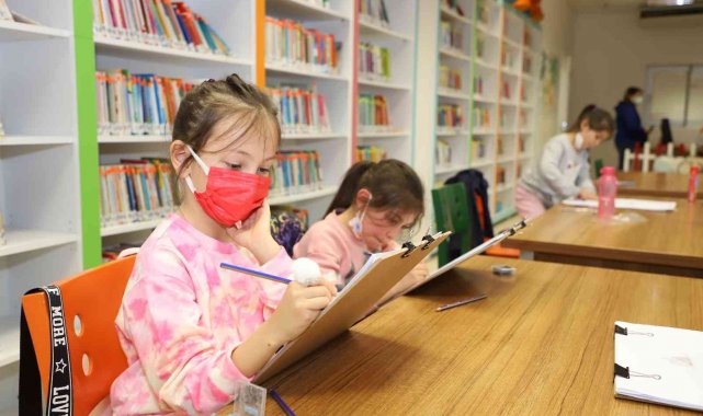 Alanya'da miniklere resim kursu verildi