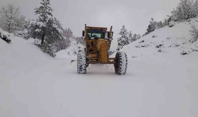 Alaşehir Belediyesi kar yağışı sonrası teyakkuza geçti