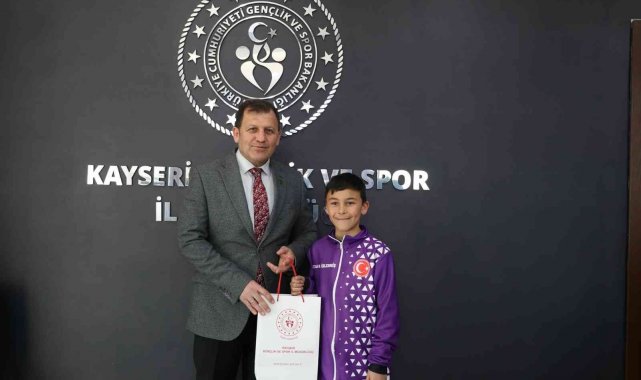 Ali İhsan Kabakcı şampiyonları ağırladı