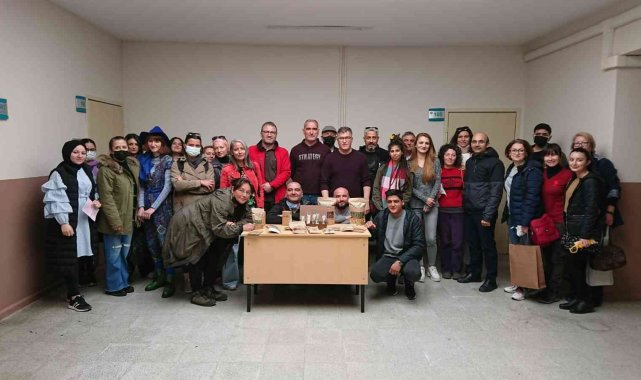 Altınoluk MYO'lu mezunlardan-öğrencilere tecrübe aktarımı