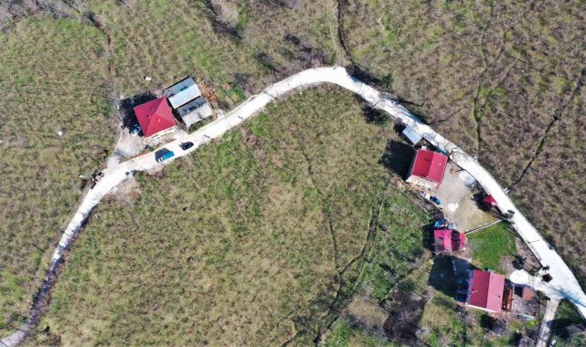 Altınordu'da beton yol çalışmaları sürüyor