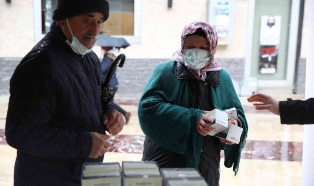 Altınordu&#039;da kandil simidi ikramı