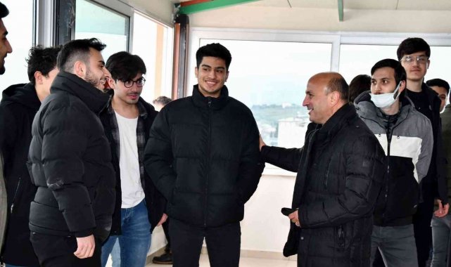 Altınova'da üniversitelilerle samimi buluşma