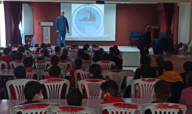 Altıntaş'ta öğrencilere tarım eğitimi veriliyor