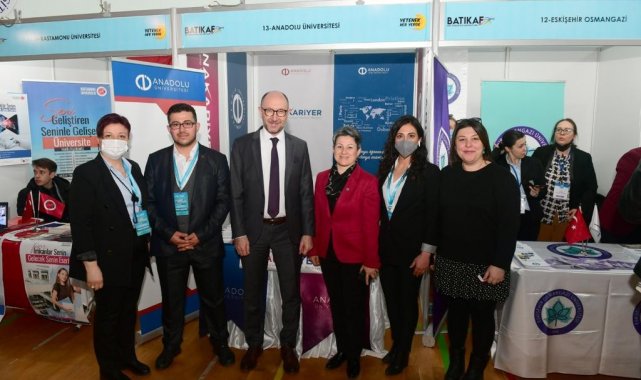 Anadolu Üniversitesi&#039;nin genç insan kaynağı sektörle buluştu