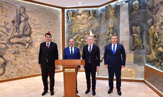 Anayasa Mahkemesi Arslan Vali Gül'ü ziyaret etti