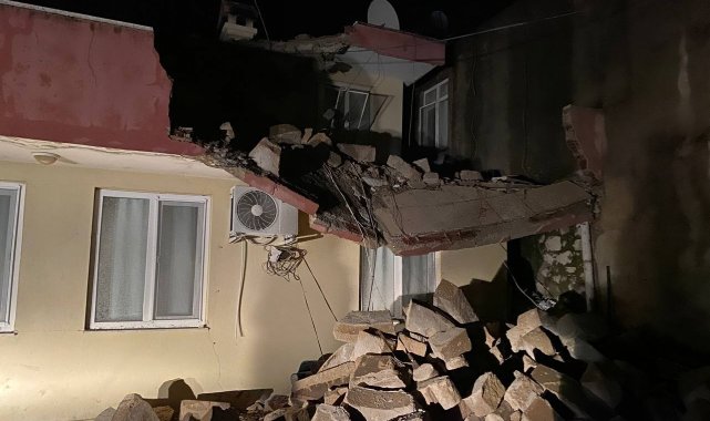 Antalya'da gece yarısı çıkan hortum mahalleyi savaş alanına çevirdi