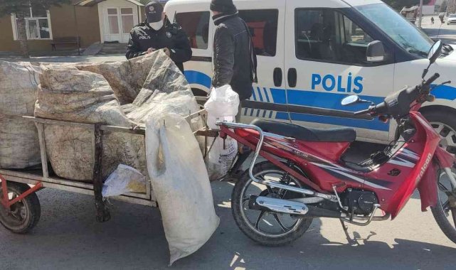Araçlarla kağıt ve hurda toplayanlara göz açtırılmıyor