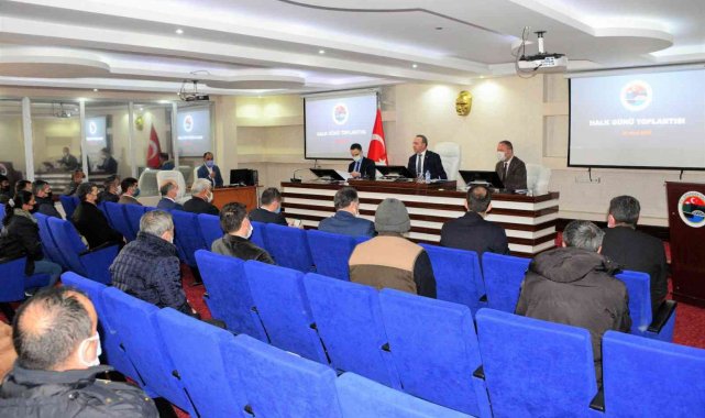 Ardahan Valisi Öner, Halk Günü toplantısında vatandaşları dinledi