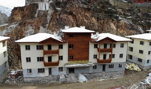 Artvin'in Dereiçi köyünde çıkan yangının üzerinden tam bir yıl geçti