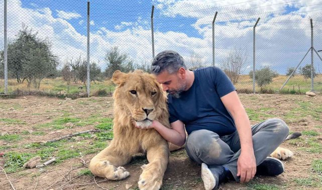 Aslan terbiyecisi Akbey, hayvanları anlamanın yollarını anlattı
