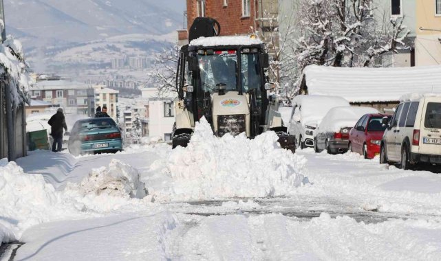 Atakum Belediyesi&#039;nden aralıksız kar mücadelesi