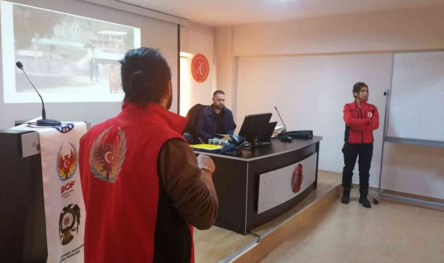 Avanos Güzel Sanatlar MYO Öğrencilerine 'Gençlik ve Güvenli Gelecek' eğitimi verildi