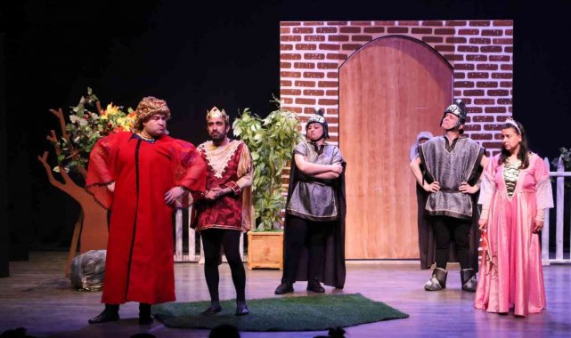 Aydın Büyükşehir Belediyesi Şehir Tiyatrosu'ndan Dünya Tiyatro Günü'ne özel program